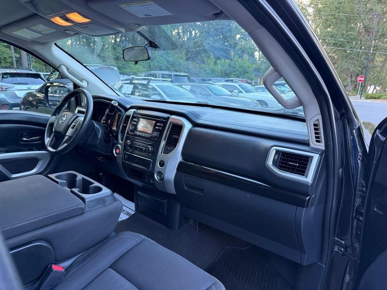 Nissan Titan  2017