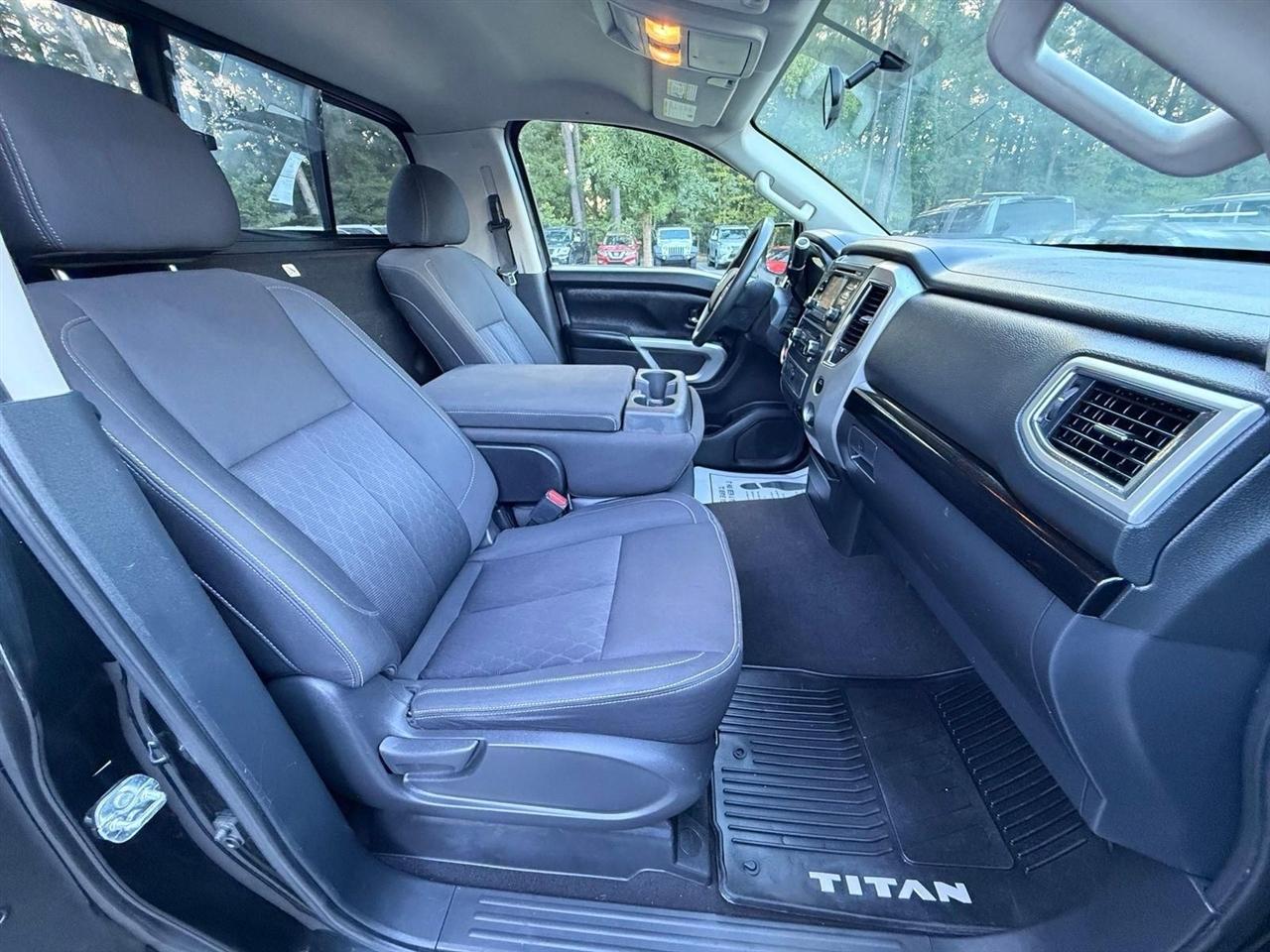 Nissan Titan  2017