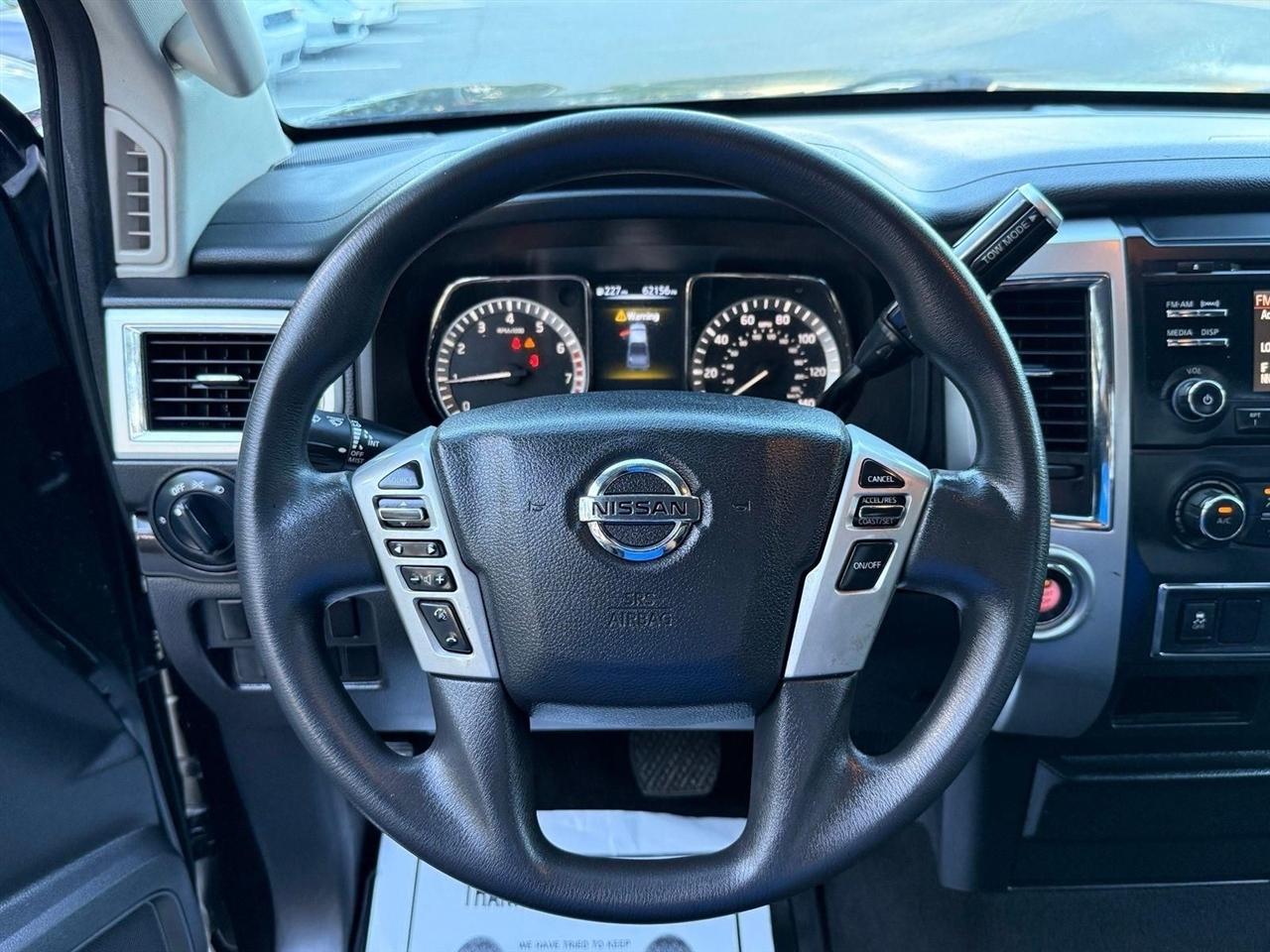 Nissan Titan  2017
