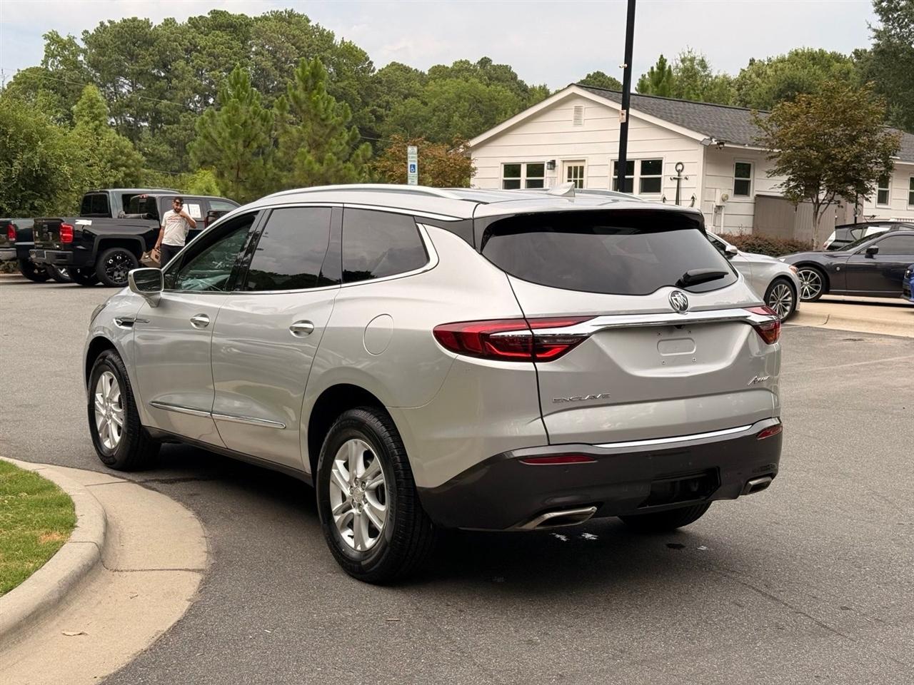 Buick Enclave  2020