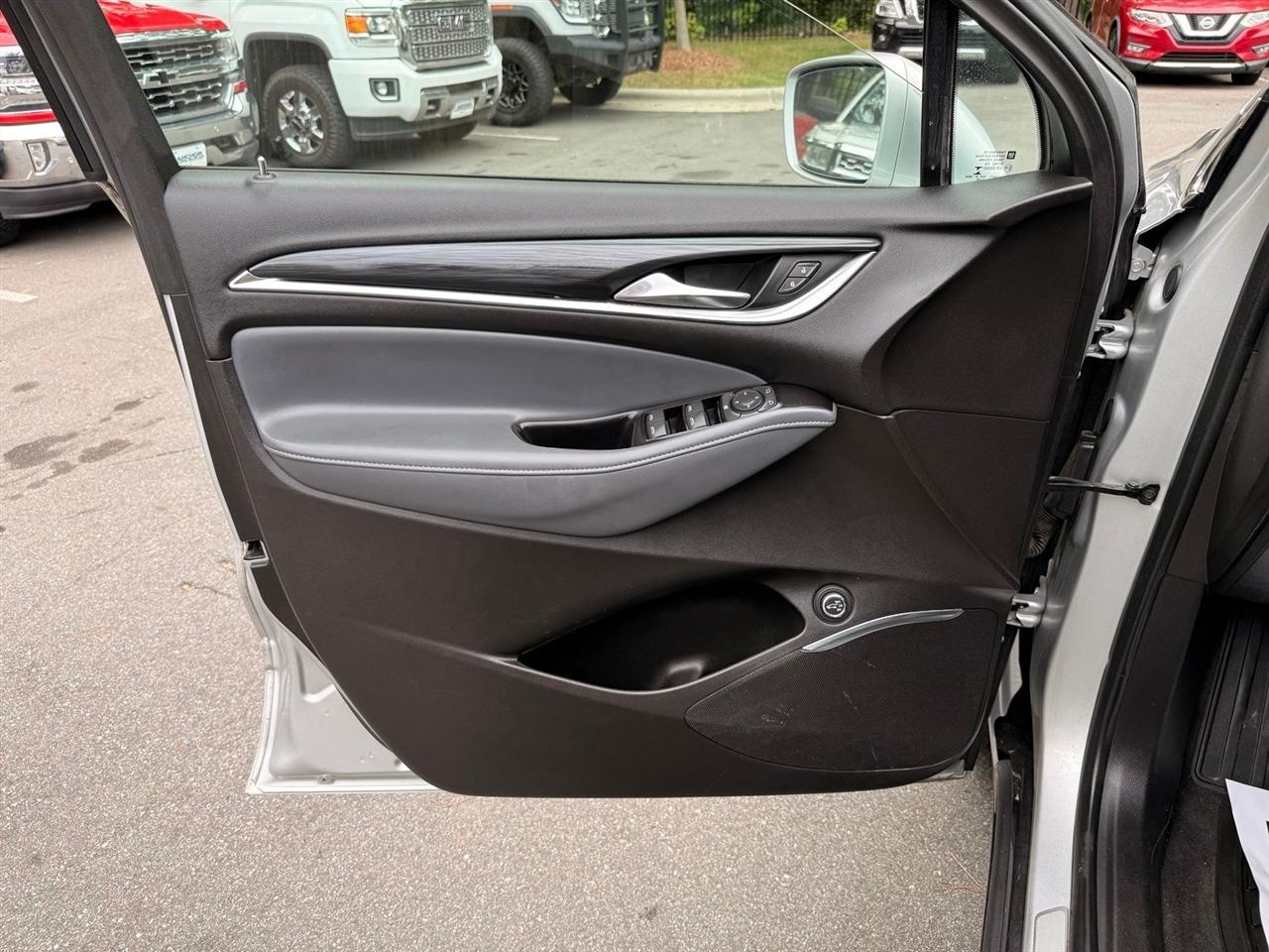 Buick Enclave  2020