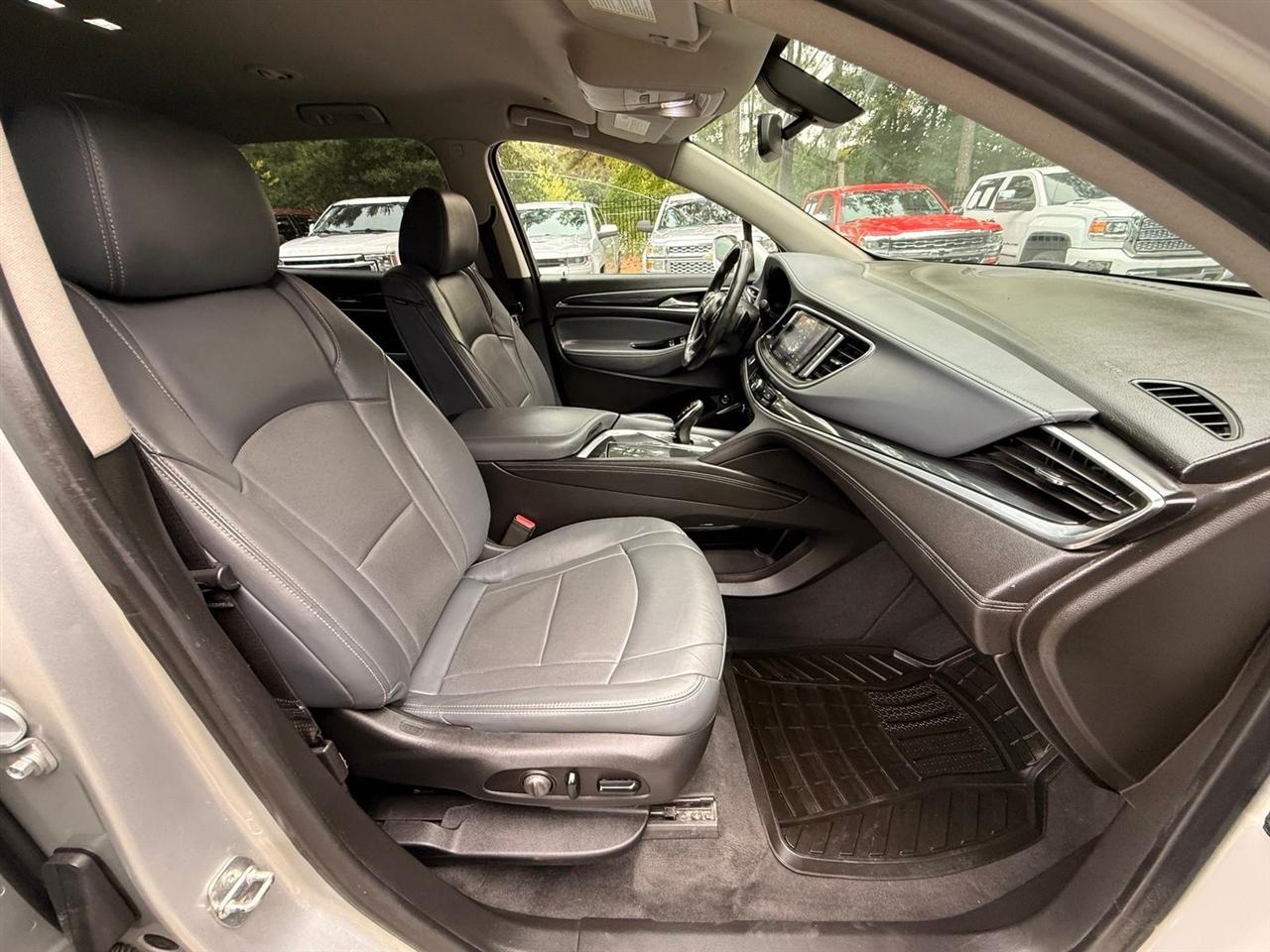 Buick Enclave  2020