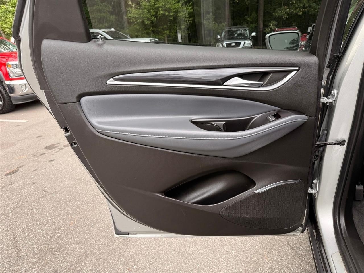 Buick Enclave  2020