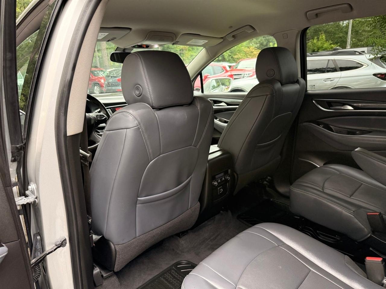 Buick Enclave  2020