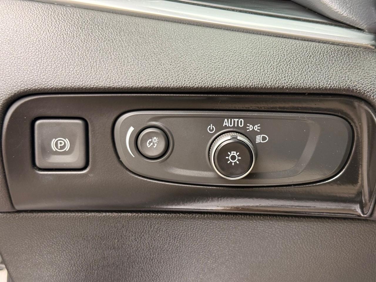 Buick Enclave  2020