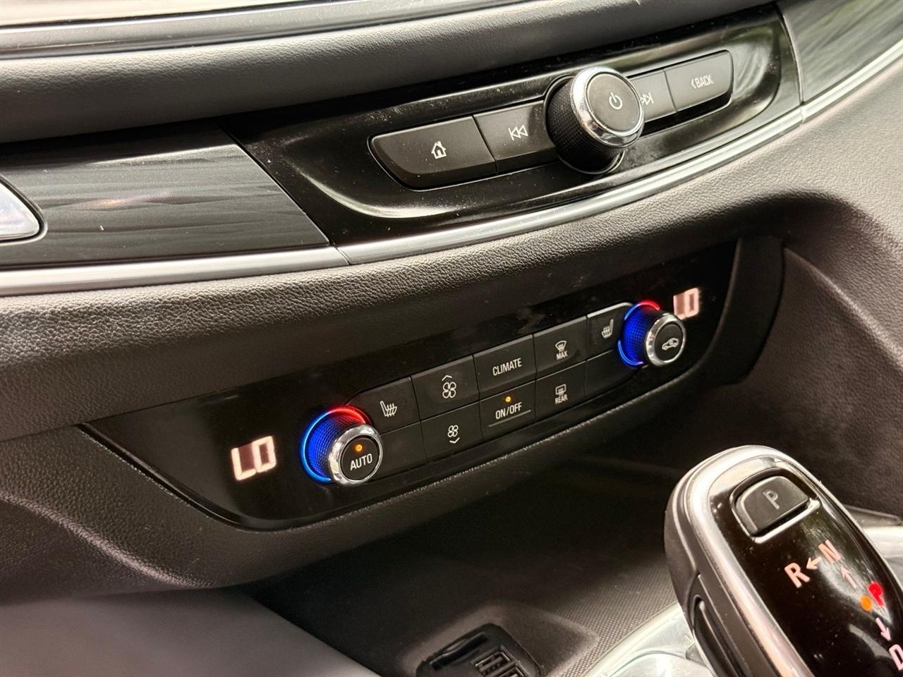 Buick Enclave  2020