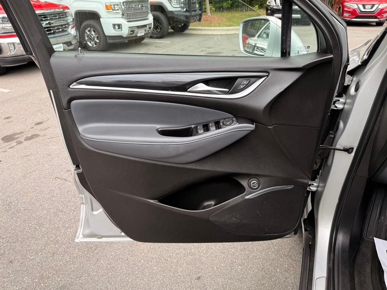 Buick Enclave  2020