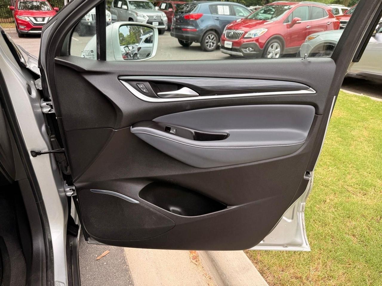 Buick Enclave  2020
