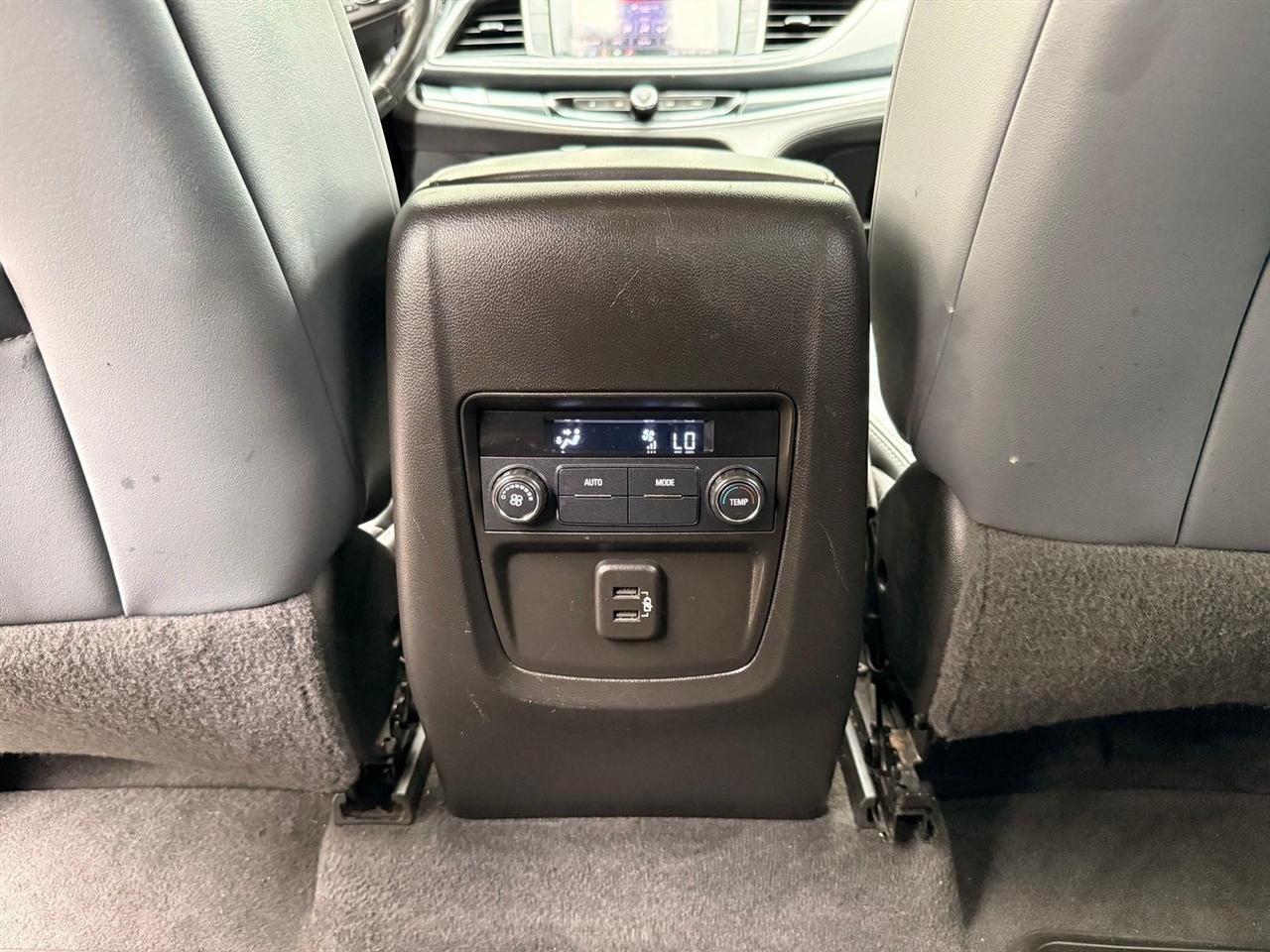 Buick Enclave  2020