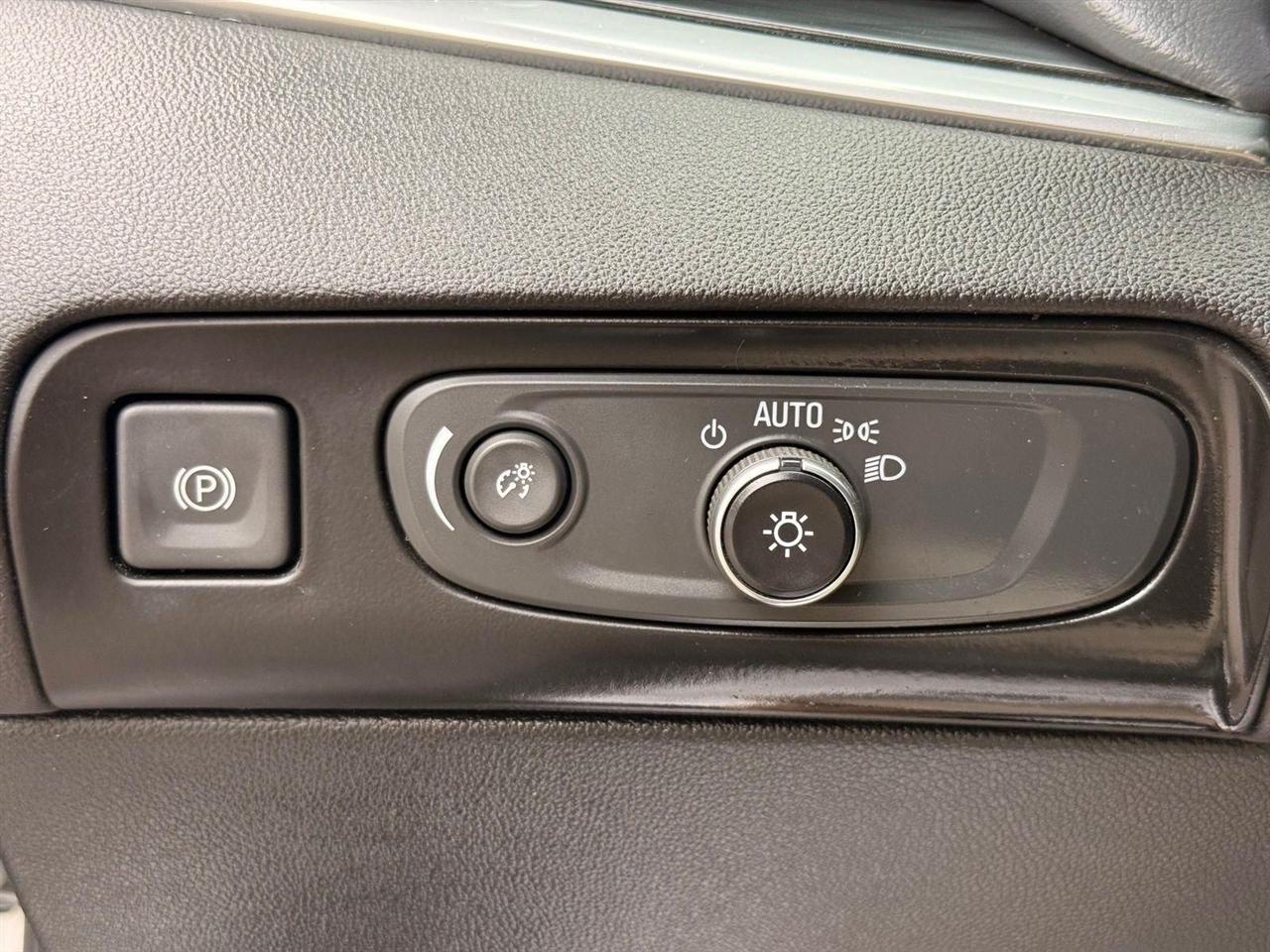 Buick Enclave  2020