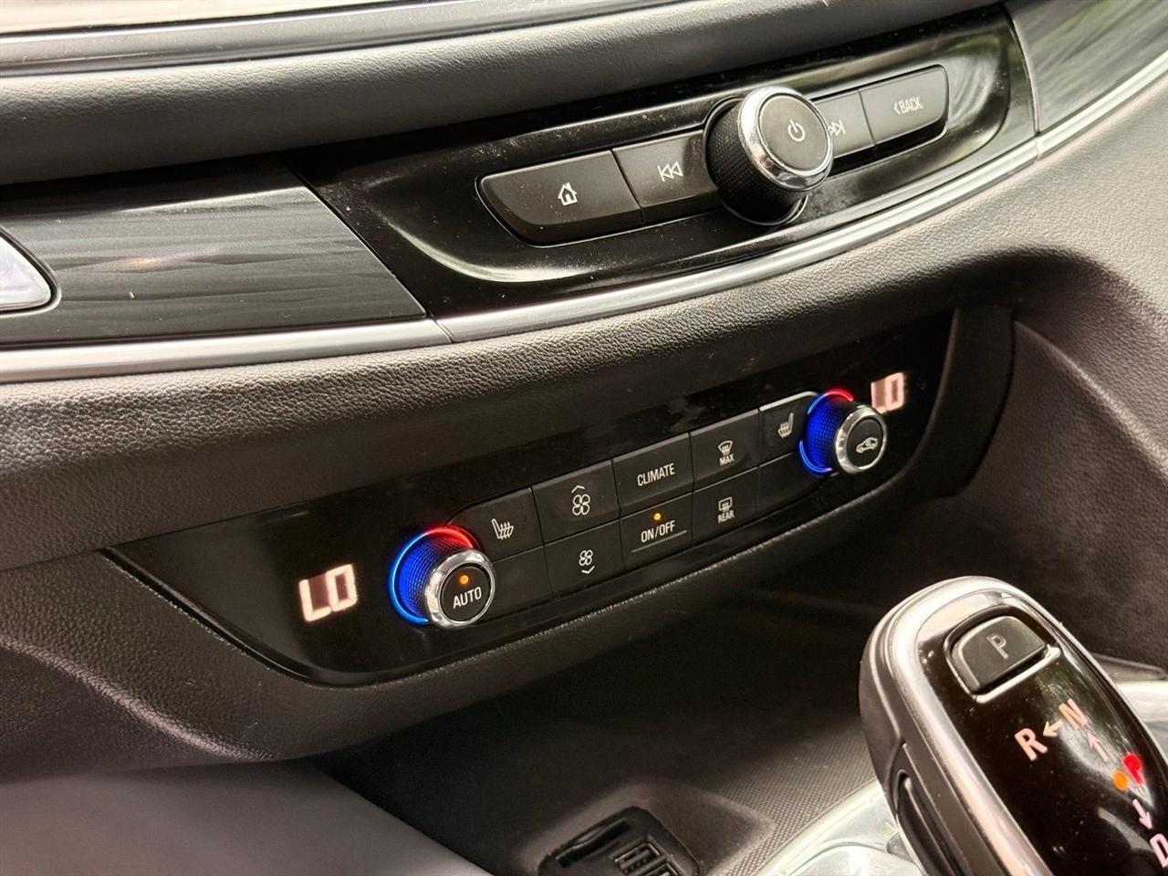 Buick Enclave  2020