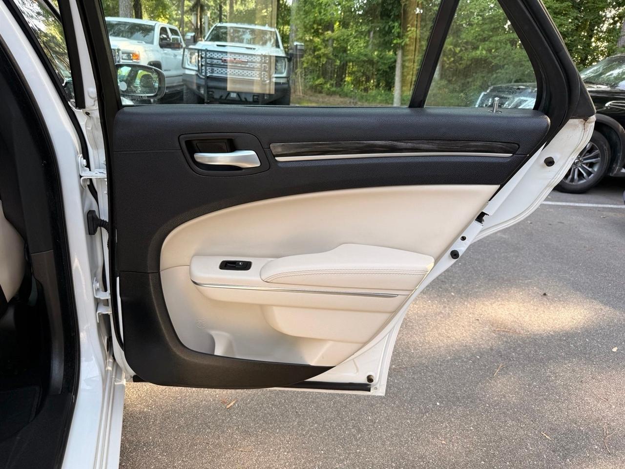 Chrysler 300  2015