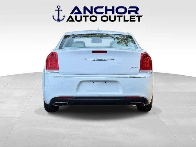 Chrysler 300  2015