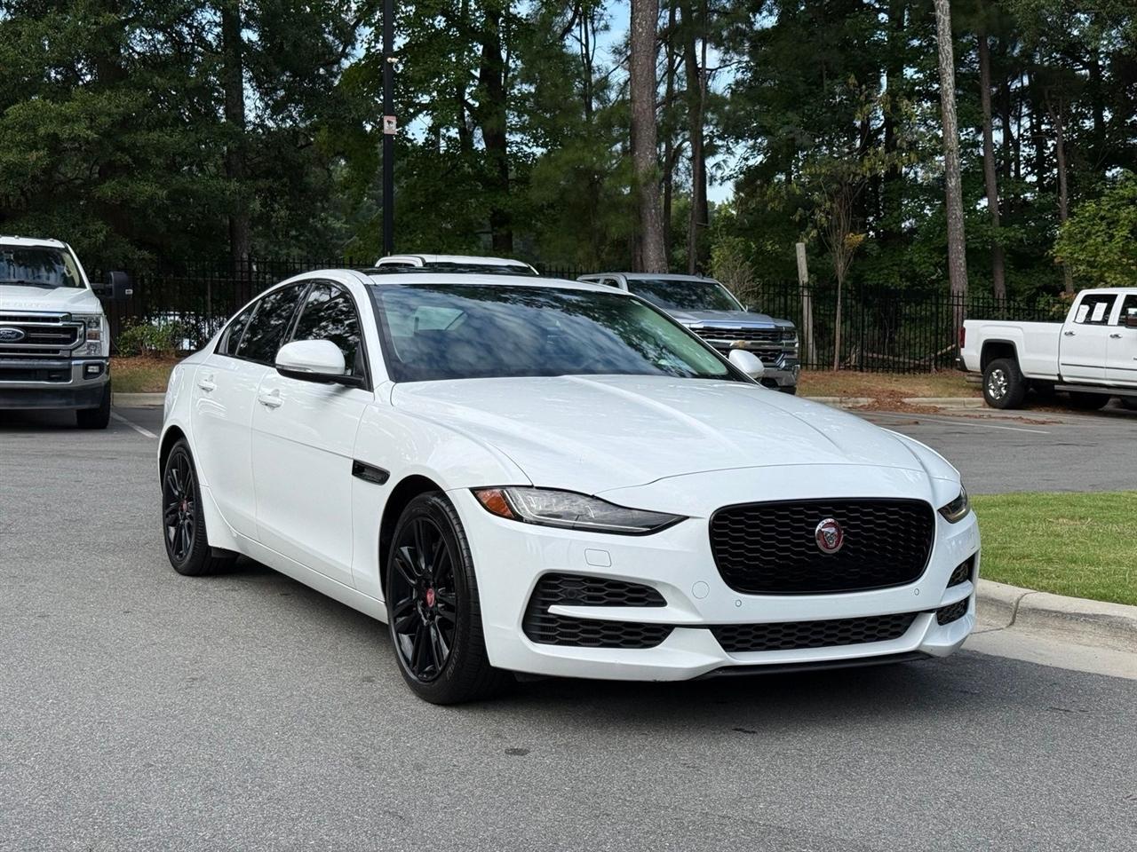Jaguar XE  2020