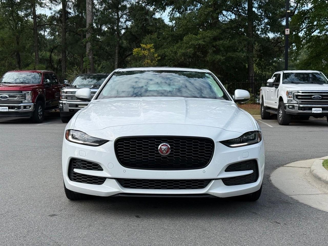 Jaguar XE  2020