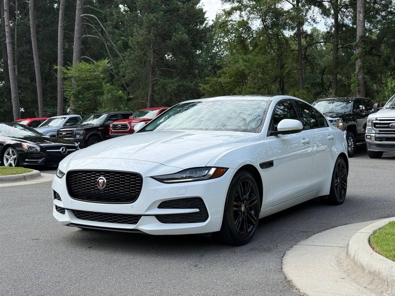Jaguar XE  2020