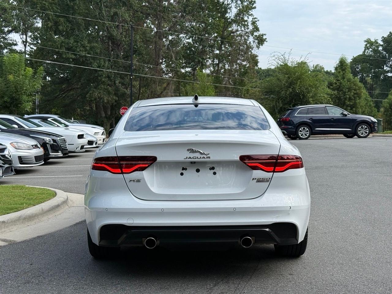 Jaguar XE  2020
