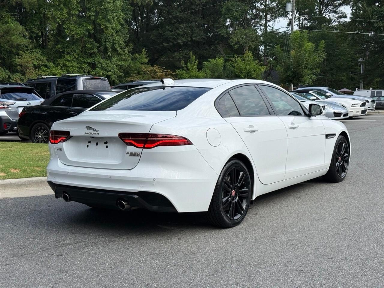 Jaguar XE  2020