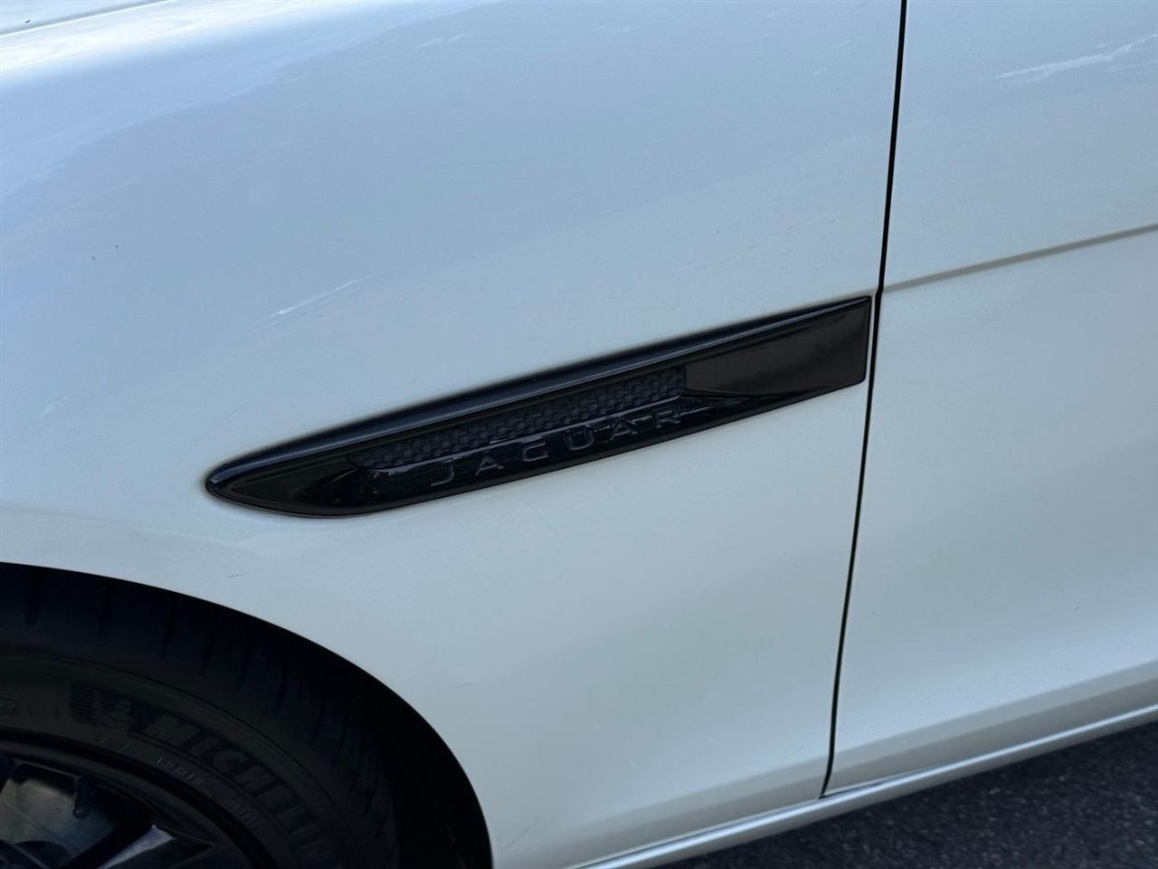 Jaguar XE  2020