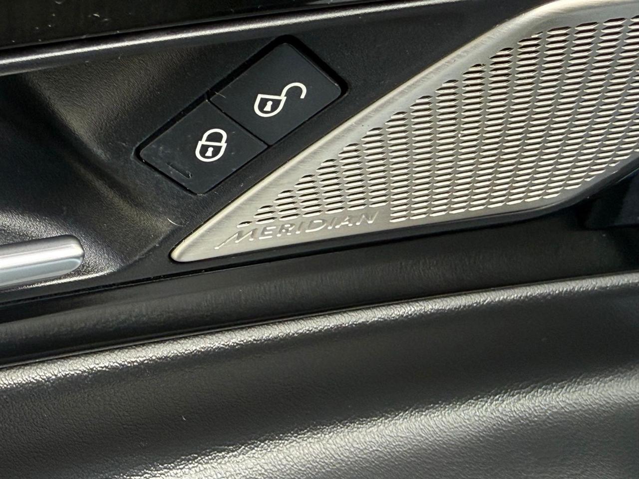 Jaguar XE  2020