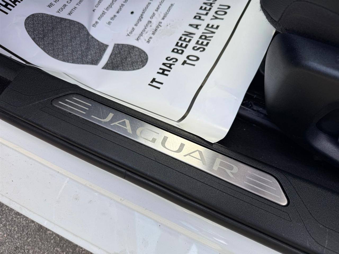 Jaguar XE  2020