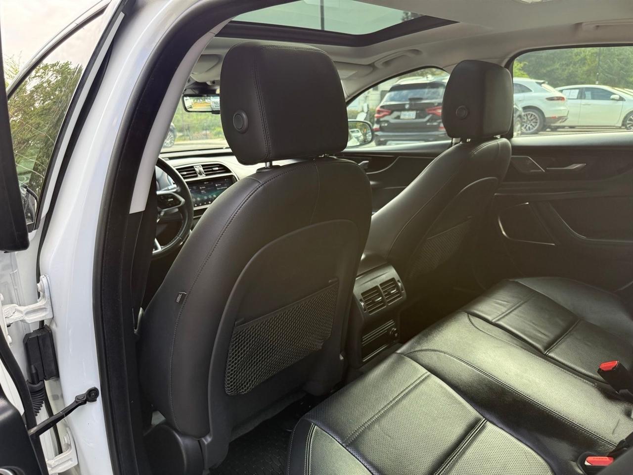 Jaguar XE  2020