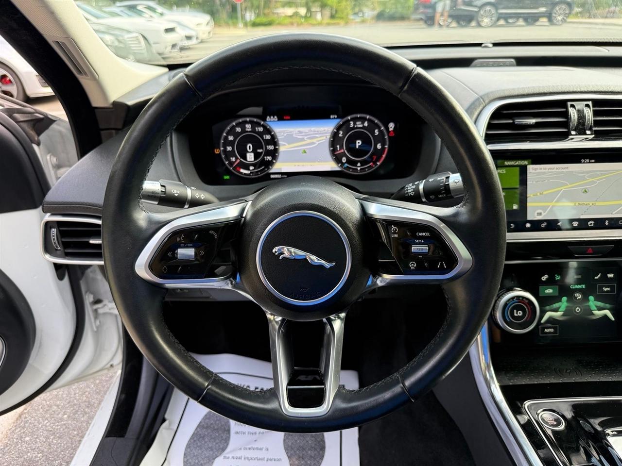 Jaguar XE  2020
