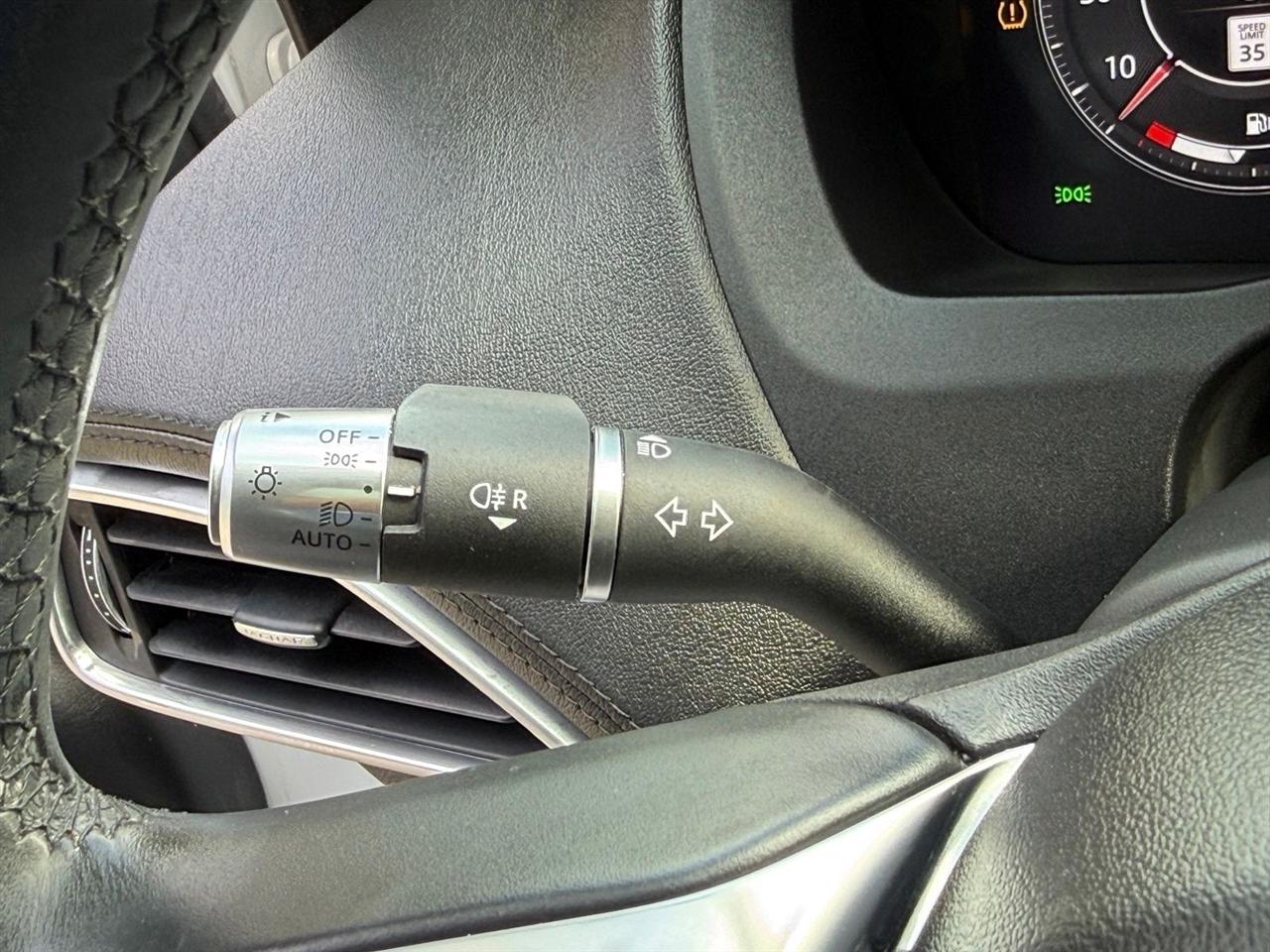 Jaguar XE  2020