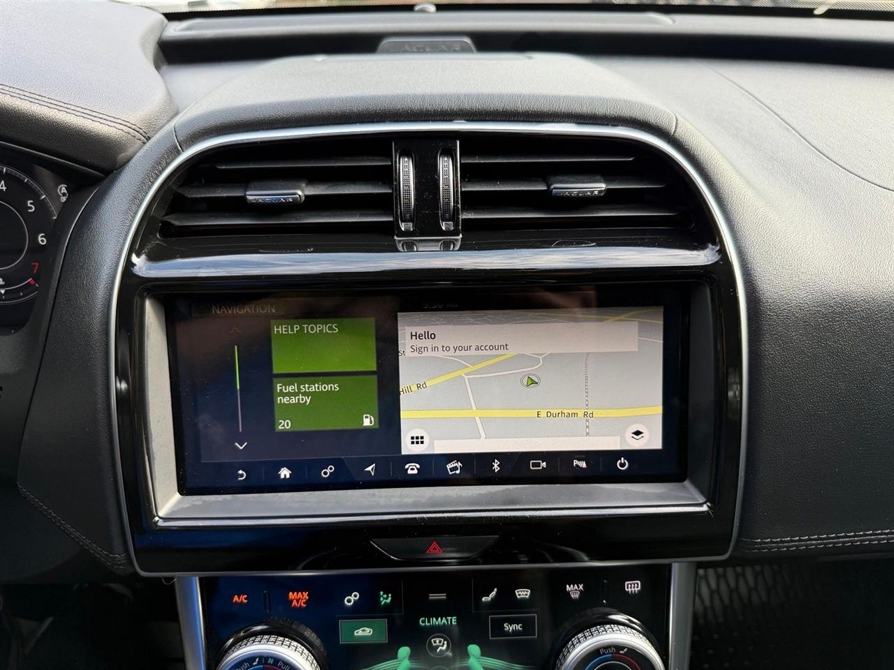 Jaguar XE  2020