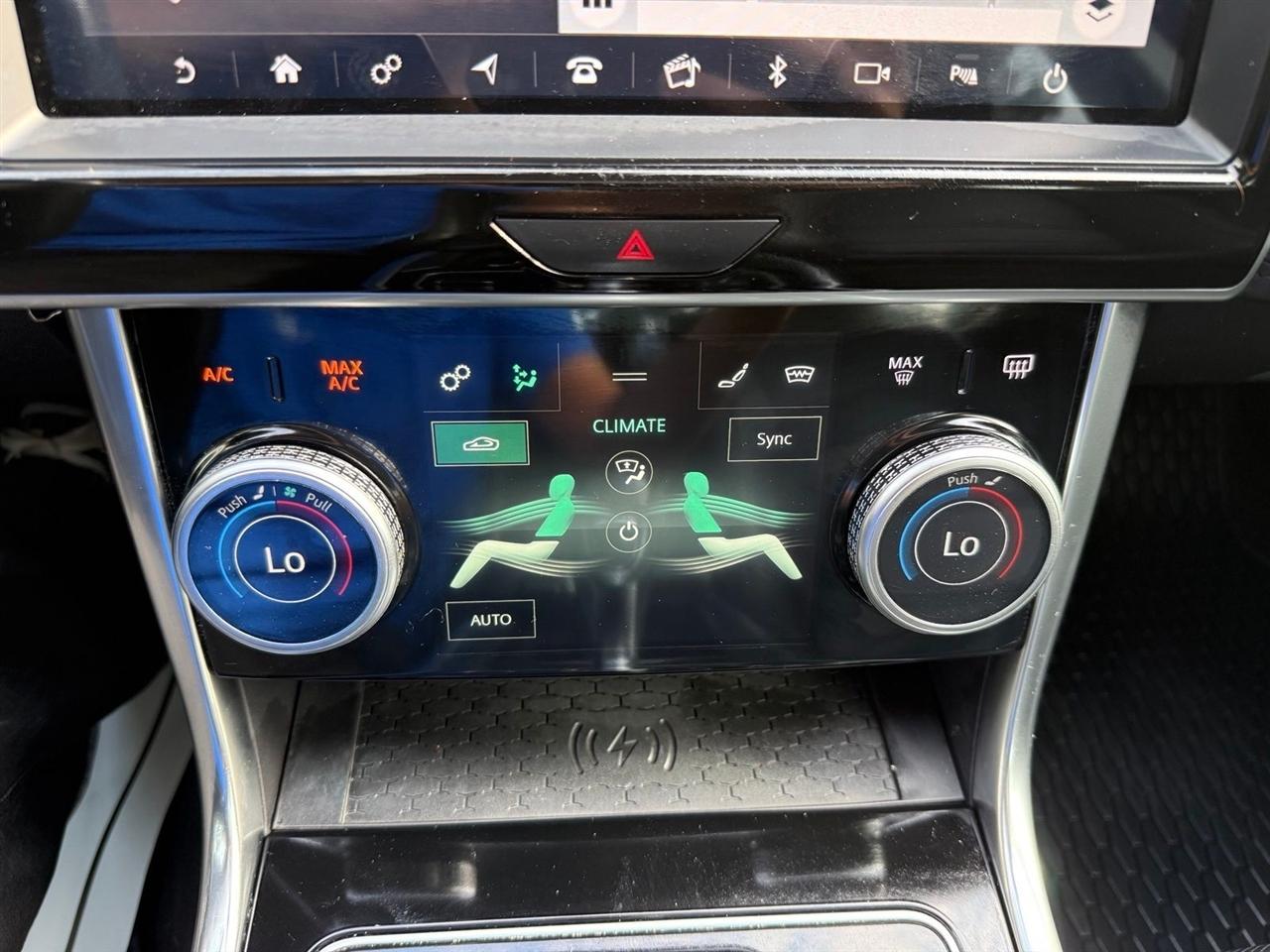 Jaguar XE  2020