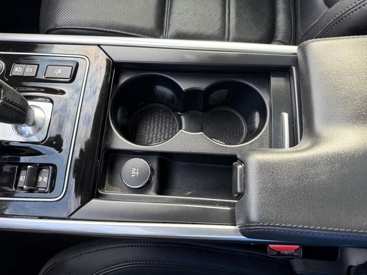 Jaguar XE  2020