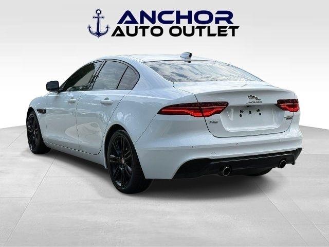 Jaguar XE  2020