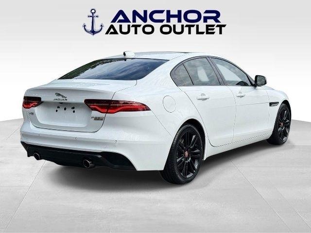 Jaguar XE  2020
