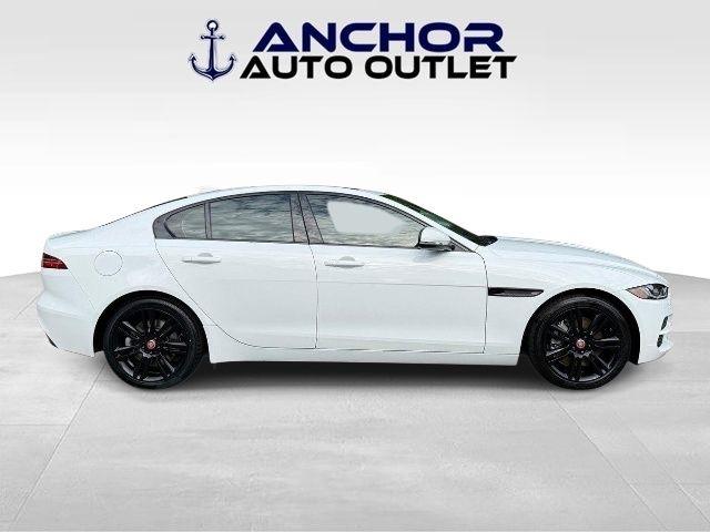 Jaguar XE  2020
