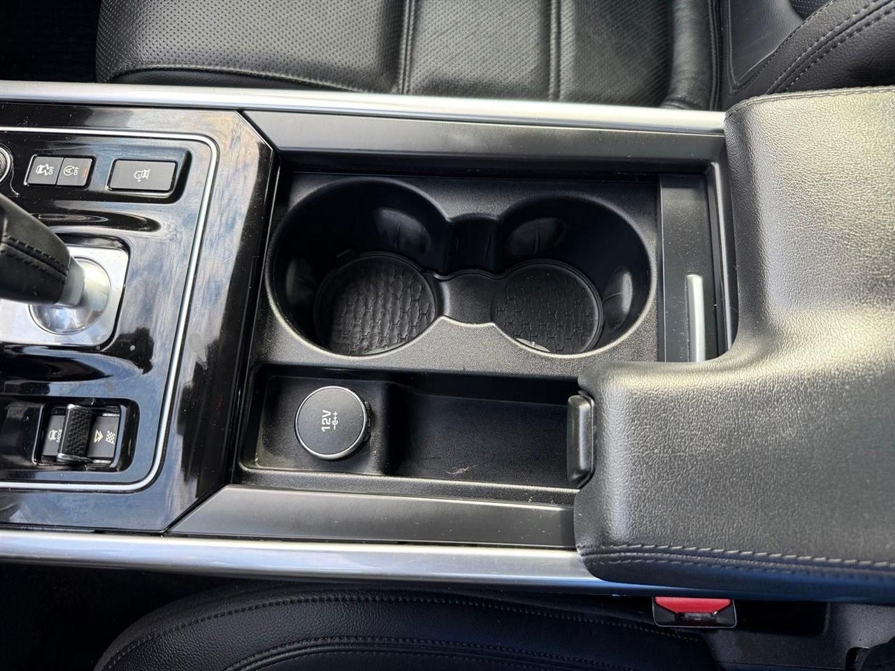 Jaguar XE  2020