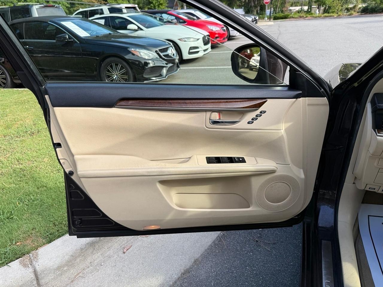 Lexus ES 350  2015