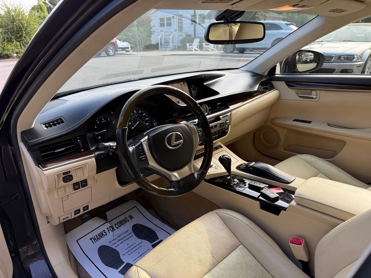 Lexus ES 350  2015