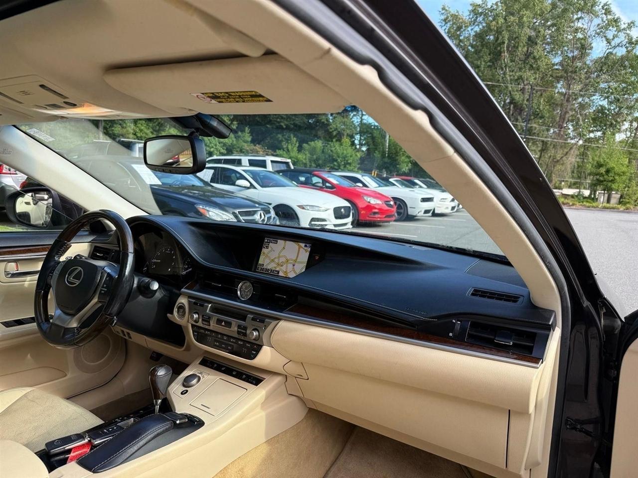 Lexus ES 350  2015
