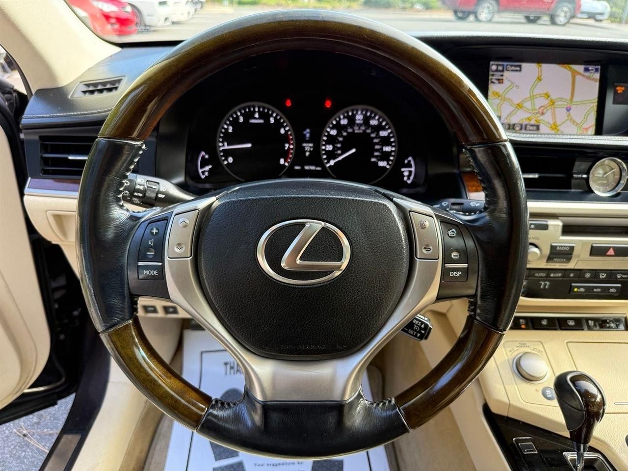 Lexus ES 350  2015