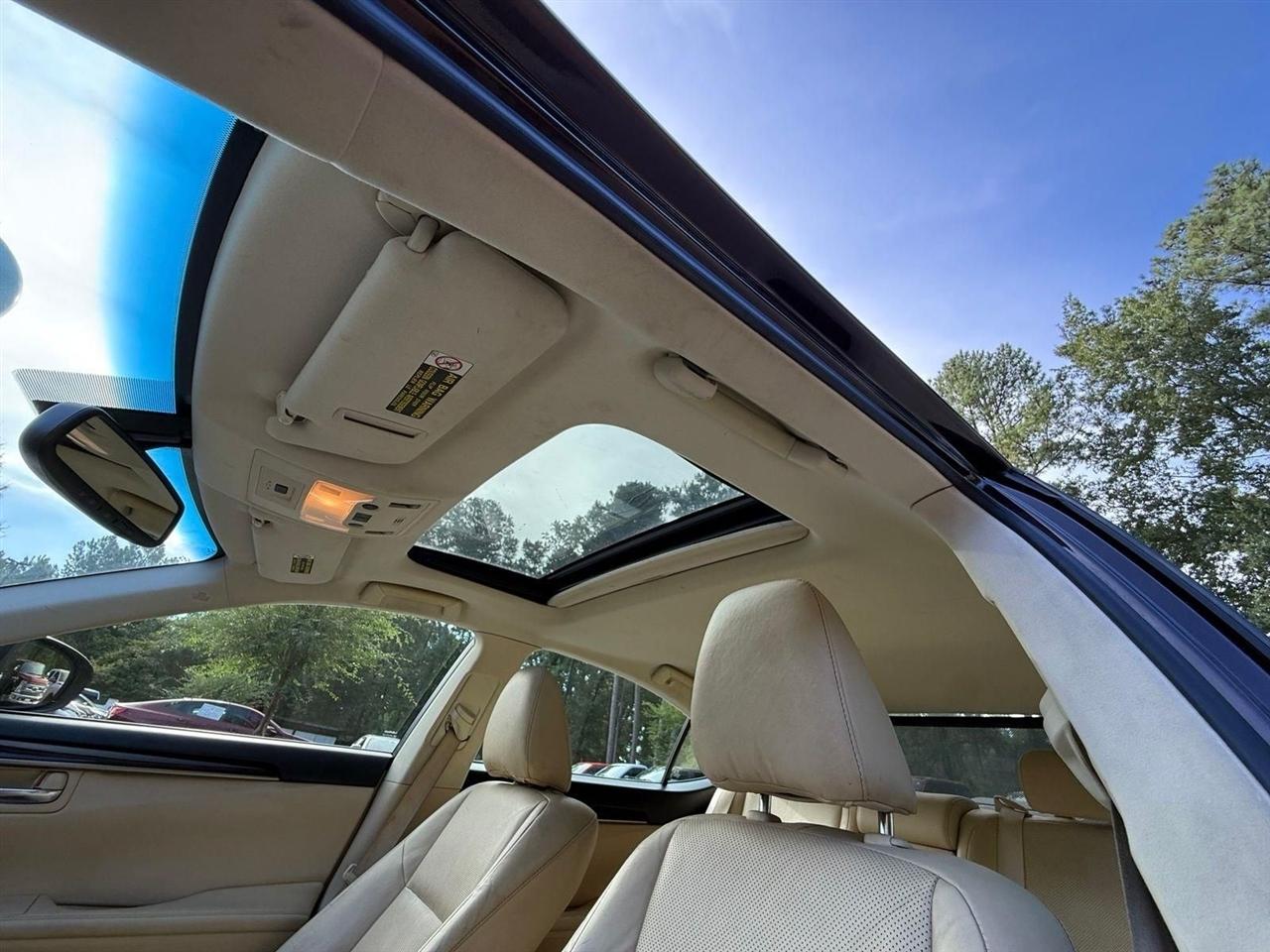 Lexus ES 350  2015