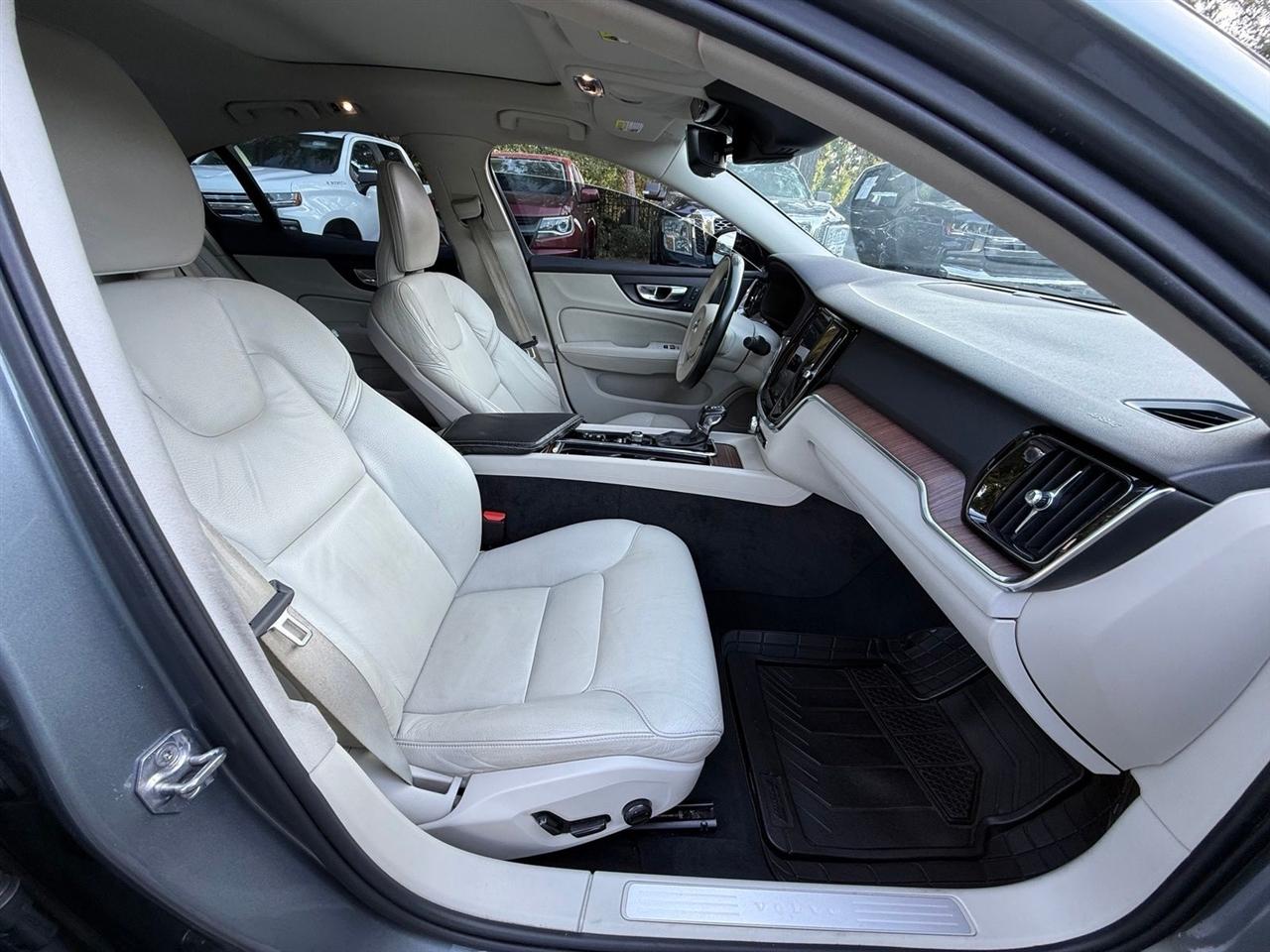 Volvo S60  2021