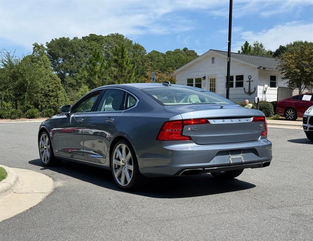 Volvo S90  2017