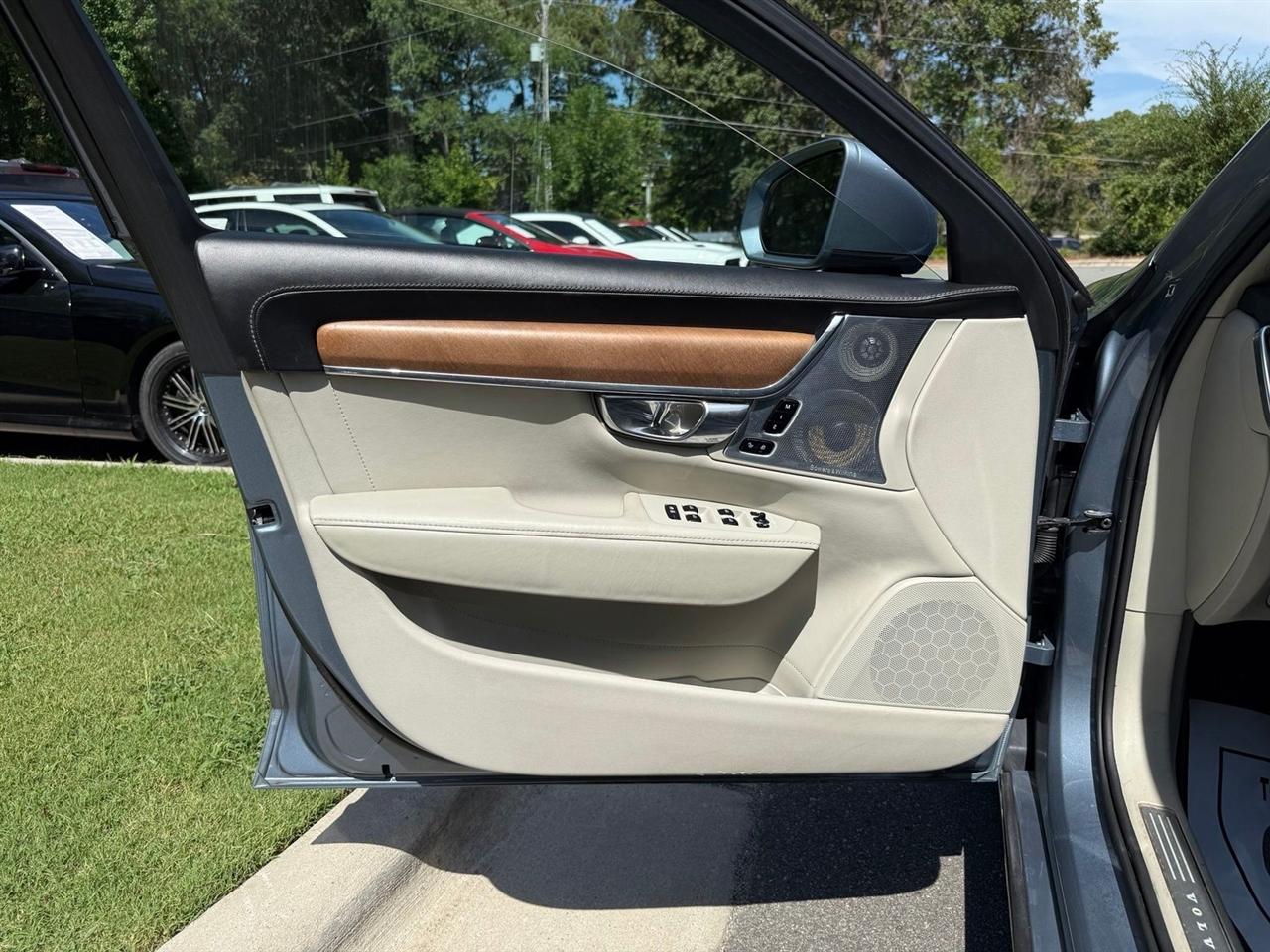 Volvo S90  2017