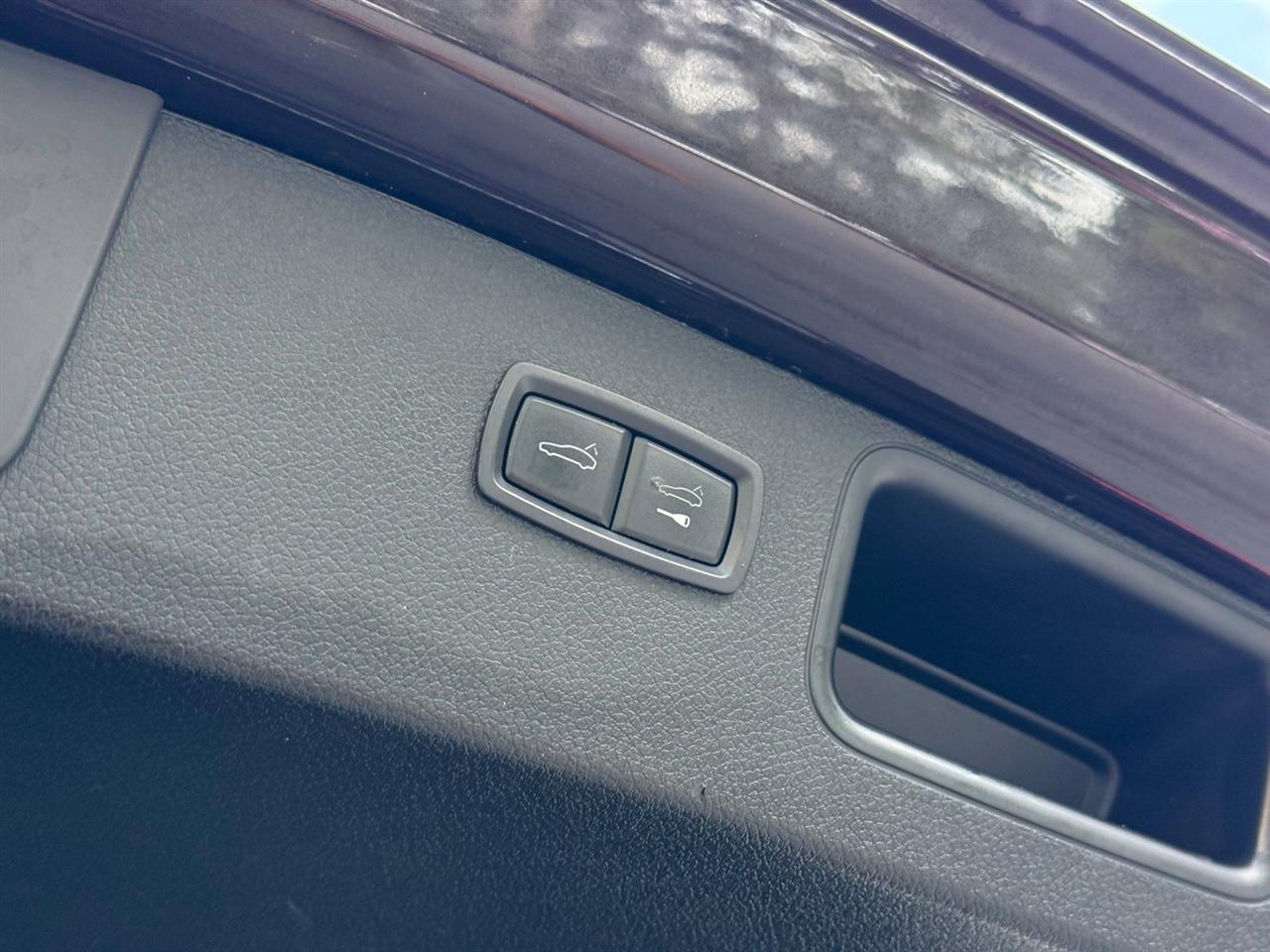 Porsche Macan  2020