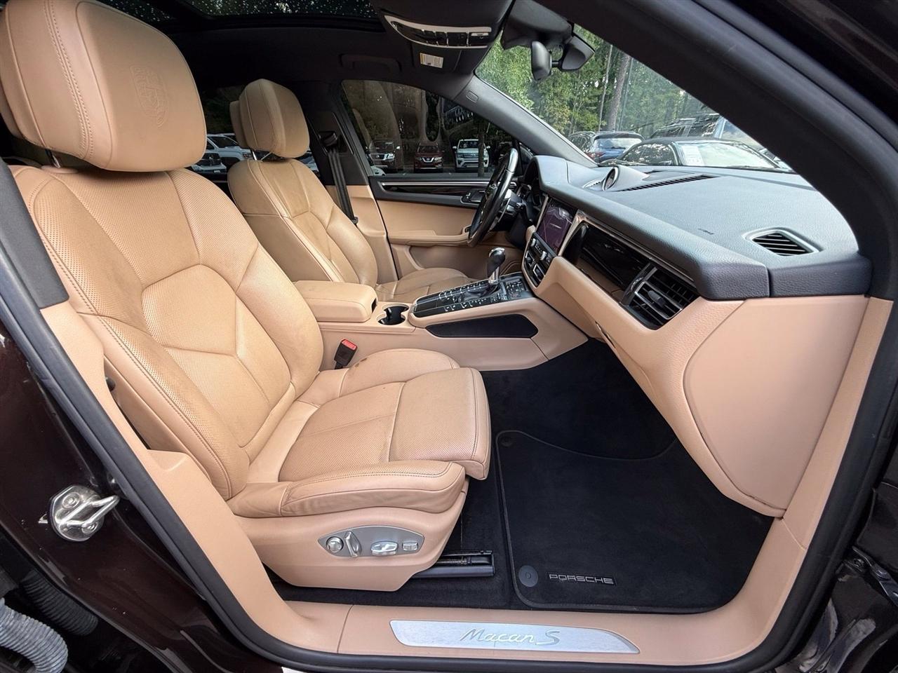 Porsche Macan  2020