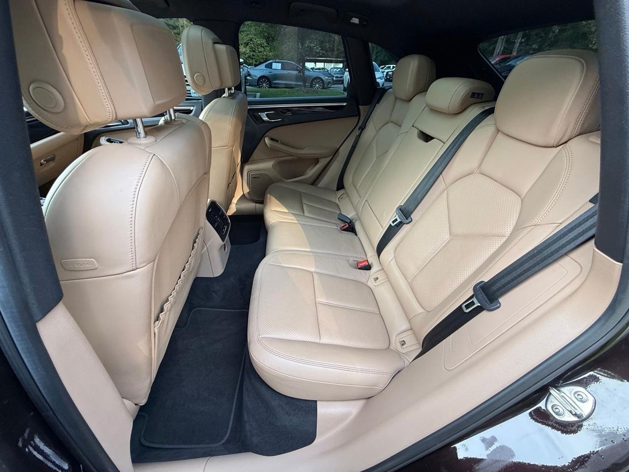 Porsche Macan  2020
