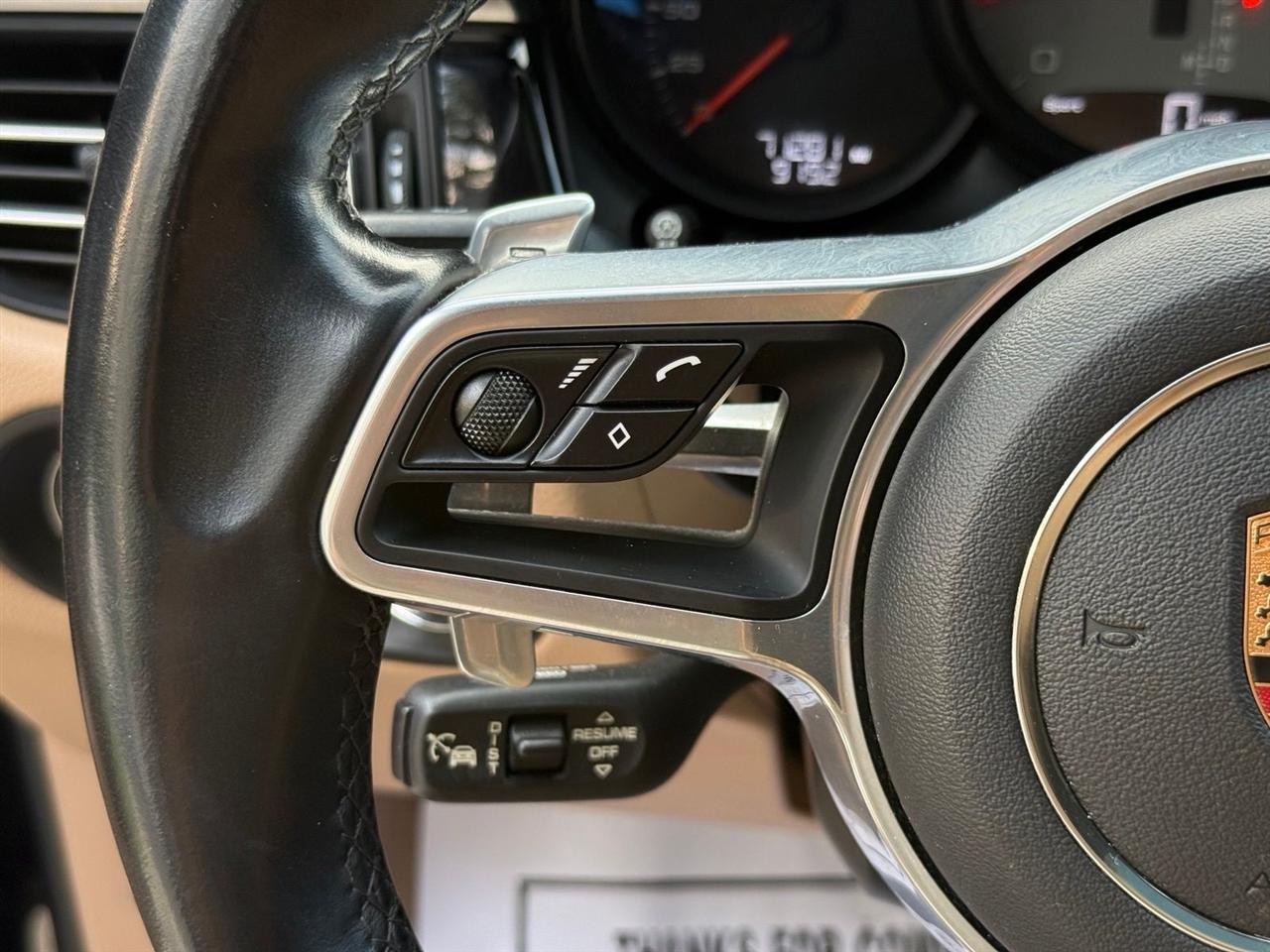 Porsche Macan  2020