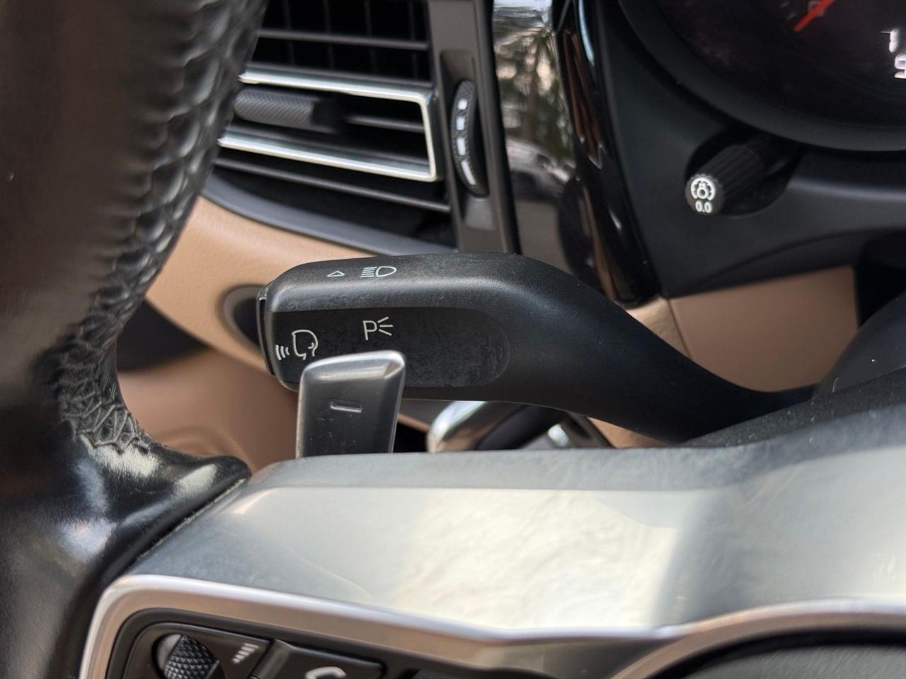 Porsche Macan  2020