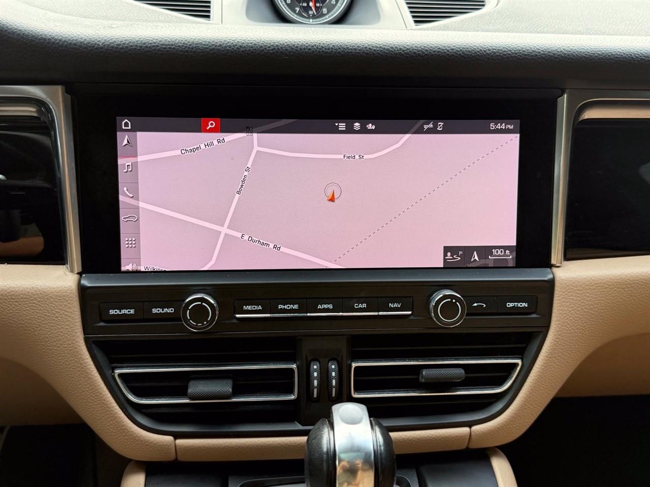 Porsche Macan  2020