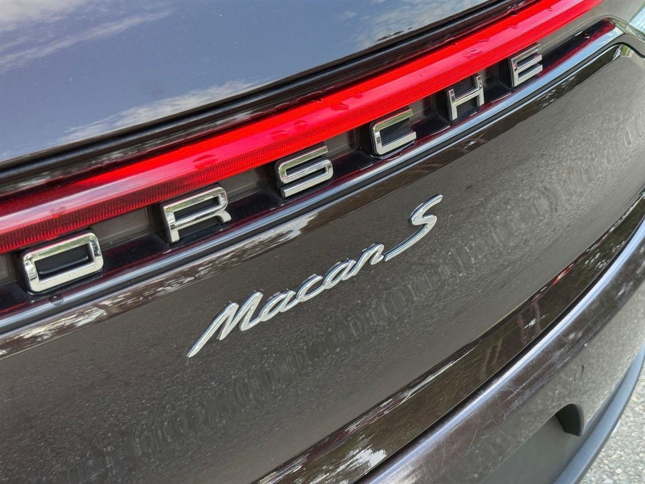 Porsche Macan  2020